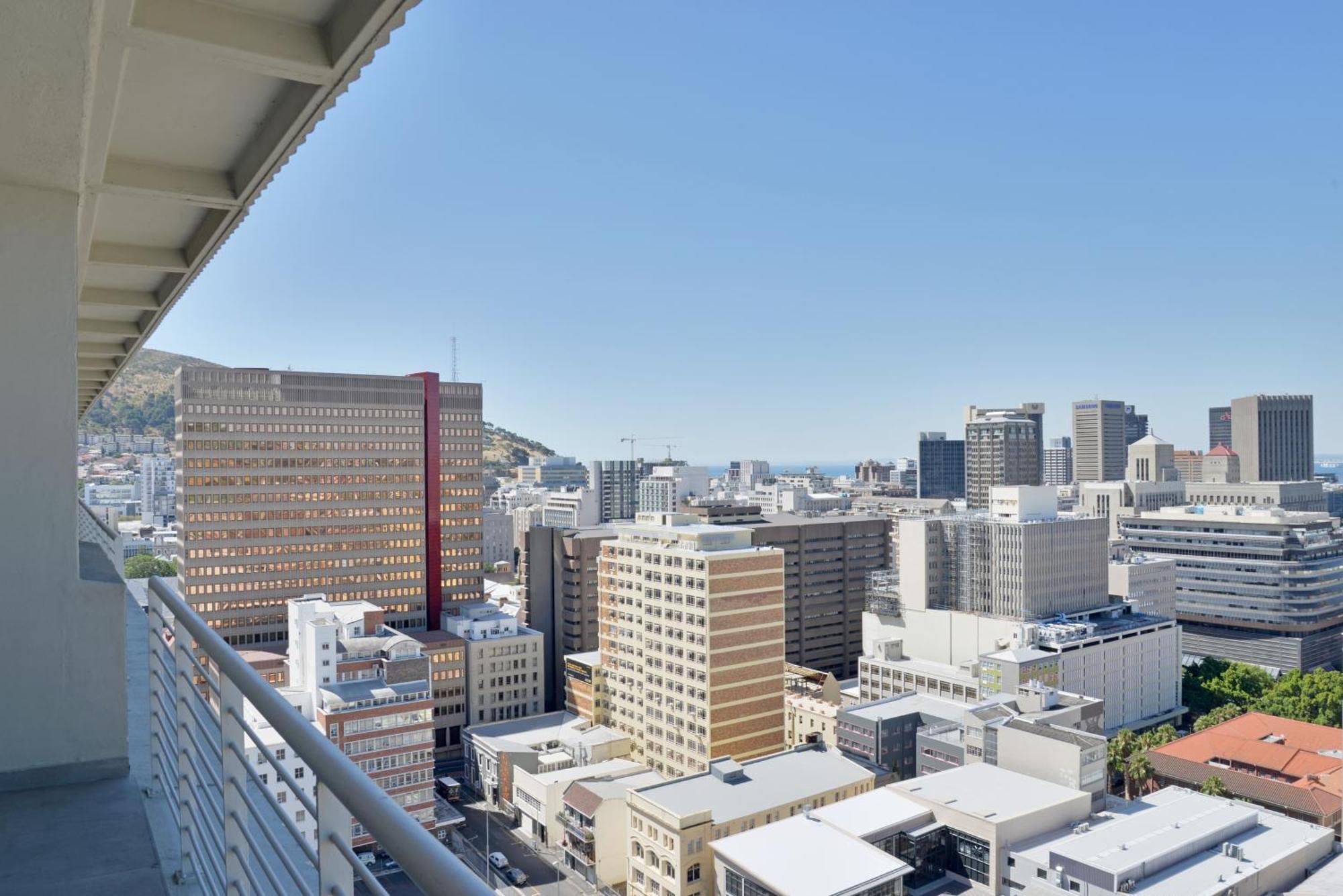 Modern Designer Penthouse With Panoramic Views Amanda *