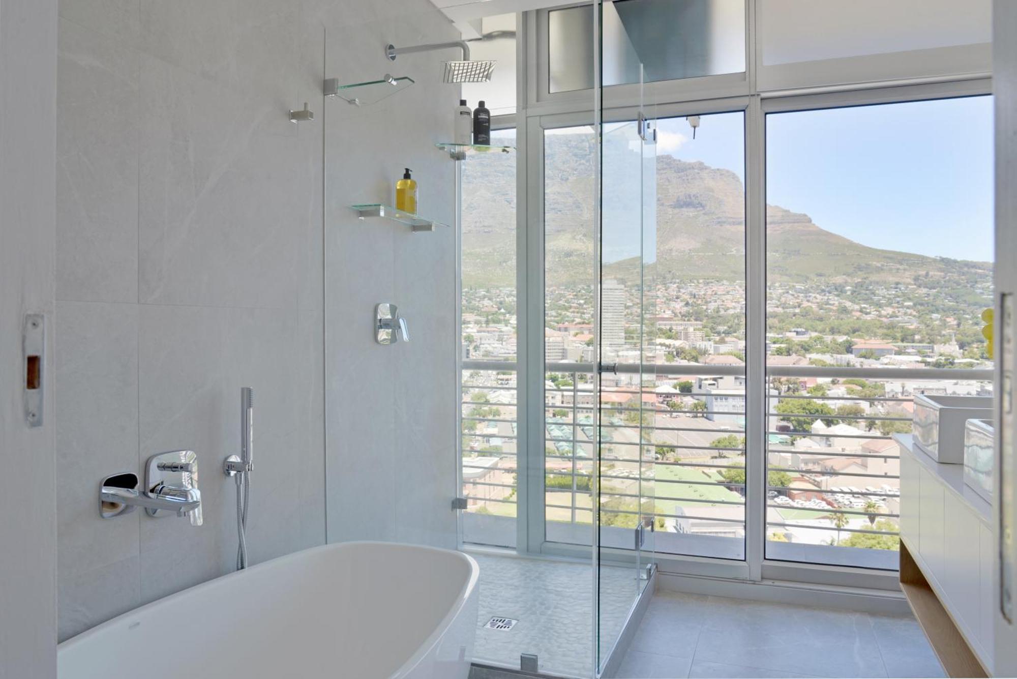 Modern Designer Penthouse With Panoramic Views Amanda