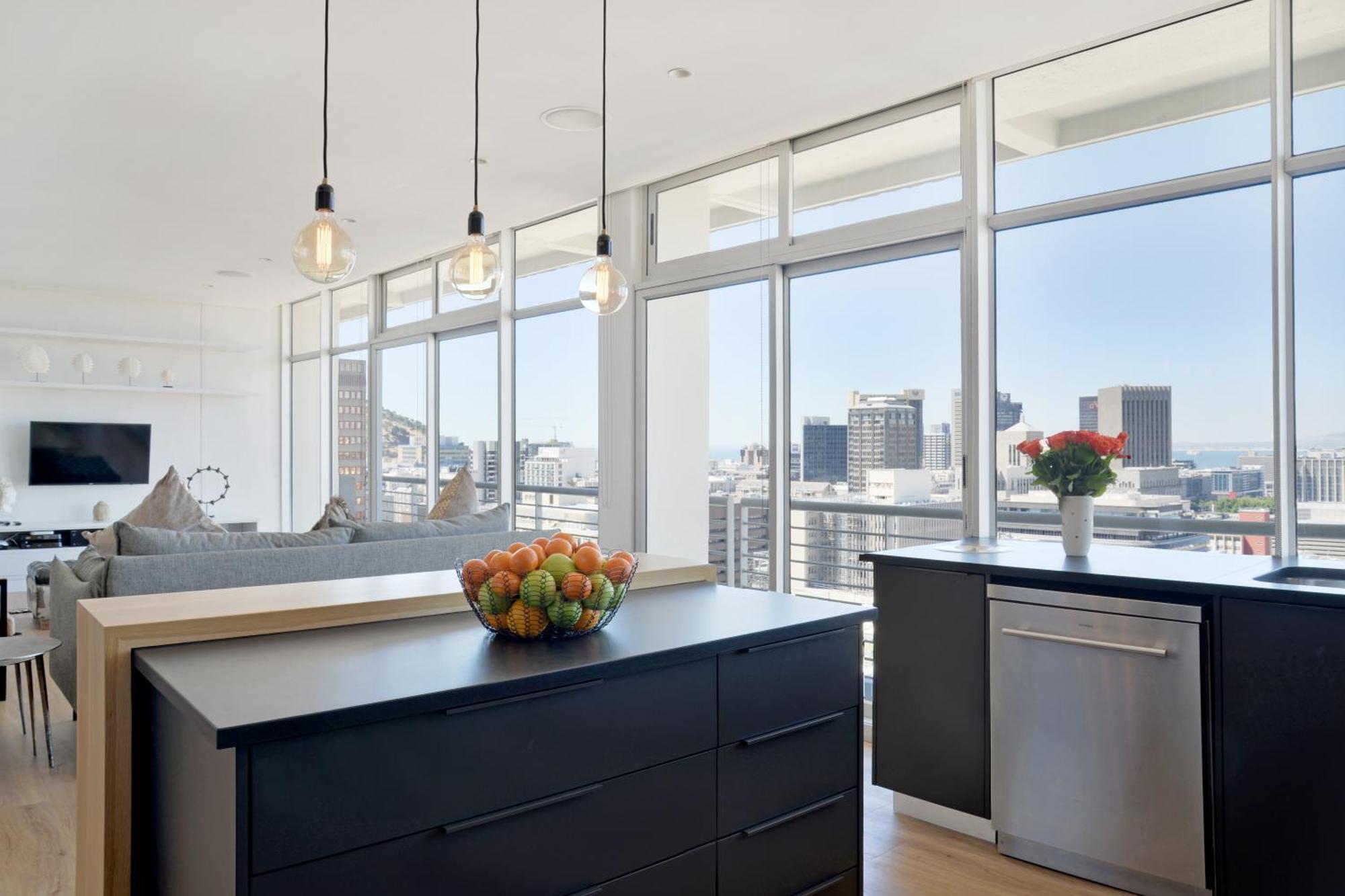 Modern Designer Penthouse With Panoramic Views Amanda *