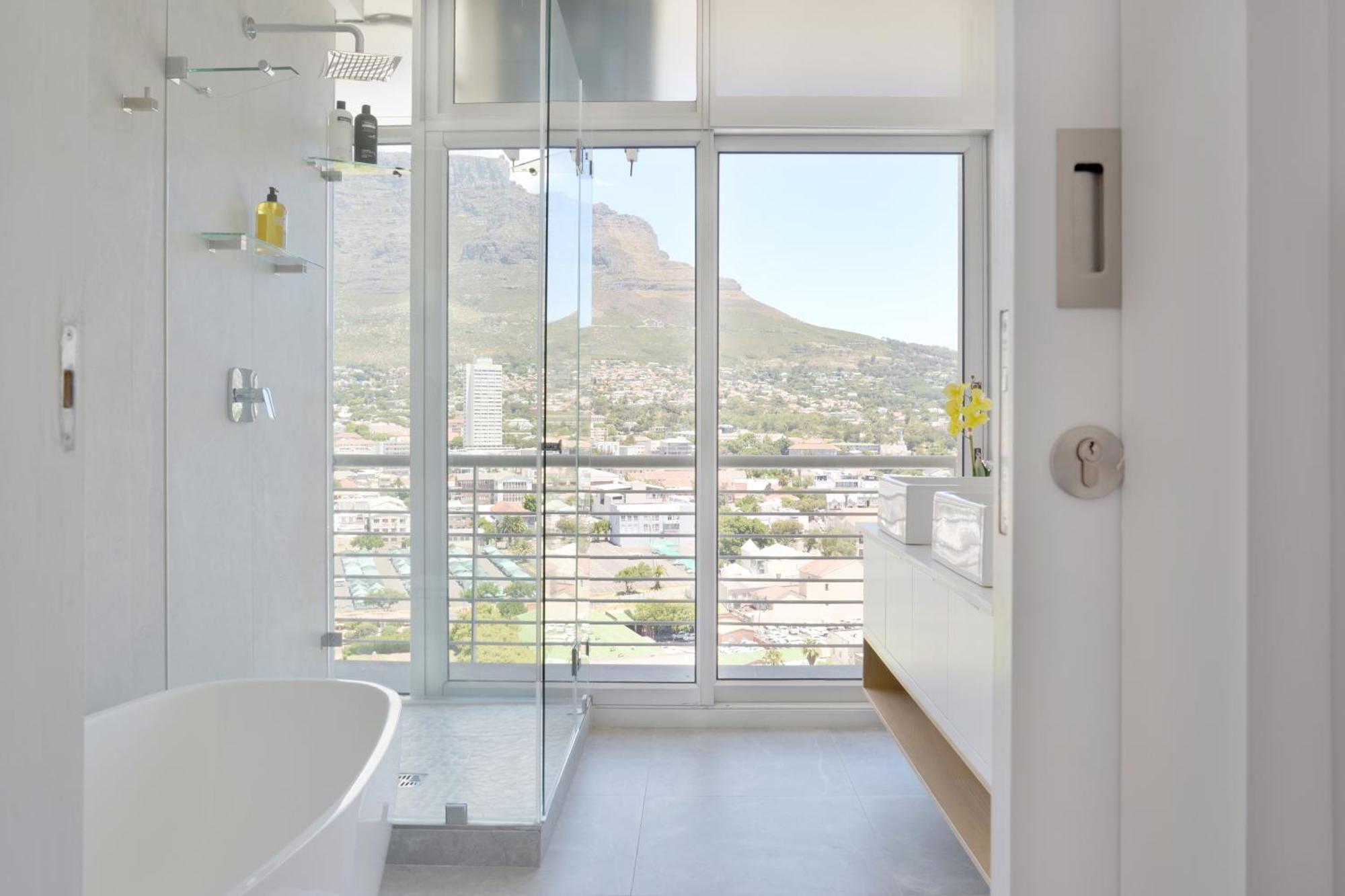 Modern Designer Penthouse With Panoramic Views Amanda