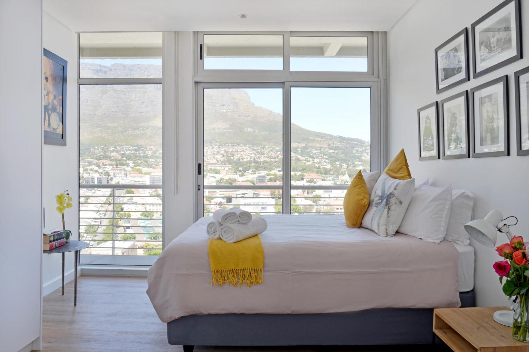 Modern Designer Penthouse With Panoramic Views Amanda