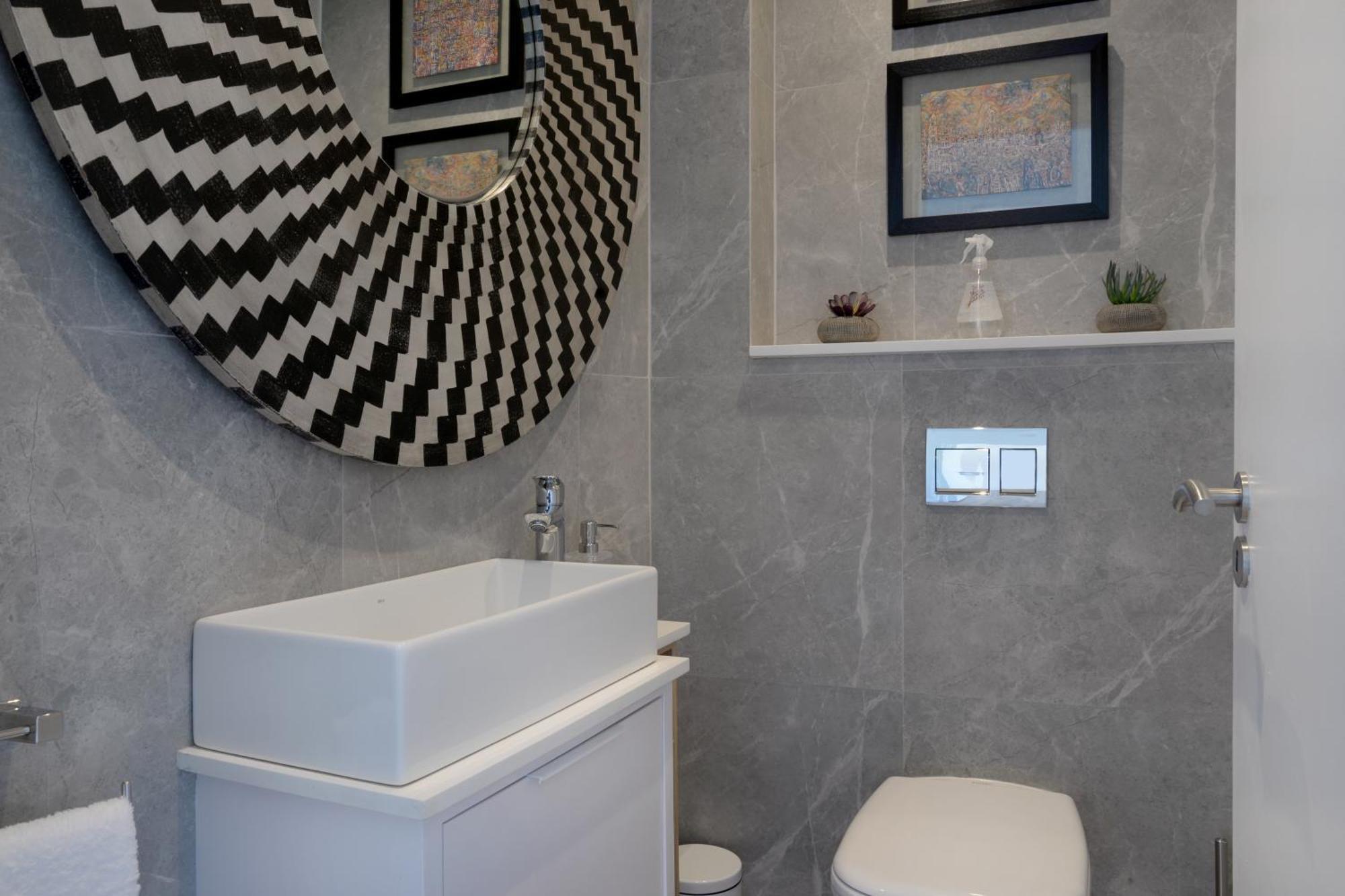 Modern Designer Penthouse With Panoramic Views Amanda *